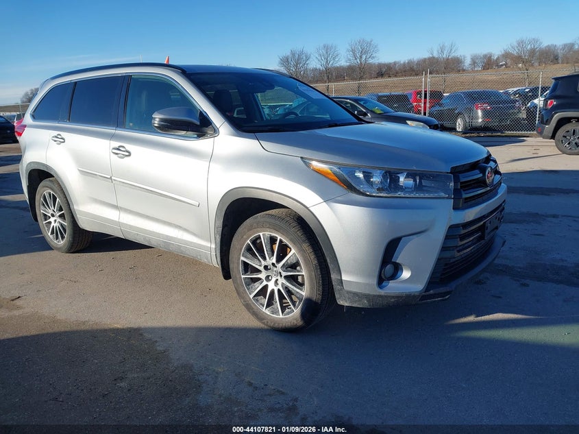 5TDJZRFH4JS493322 2018 Toyota Highlander Se auction photo 1