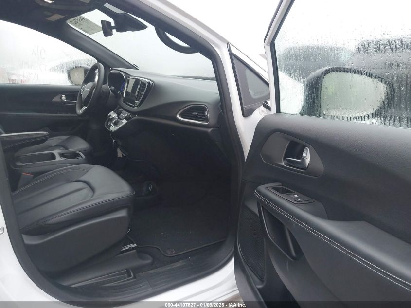 2025 Chrysler Pacifica - 2C4RC1BG6SR551539