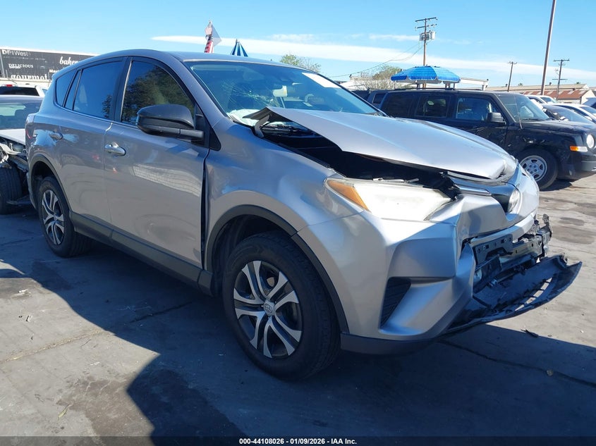 JTMZFREV5JD127352 2018 Toyota Rav4 Le auction photo 1