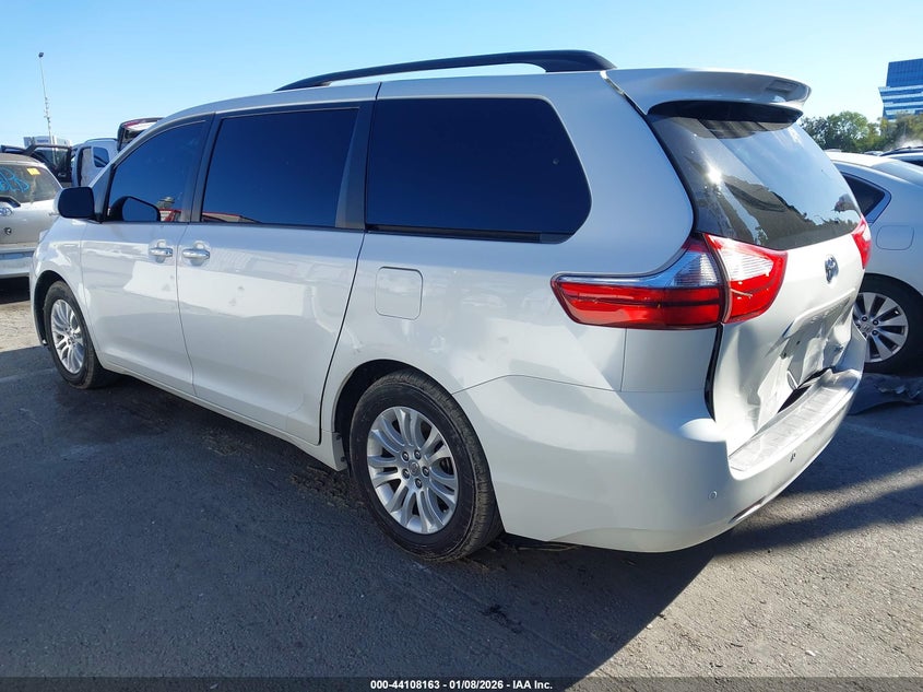 2015 Toyota Sienna Xle 8 Passenger