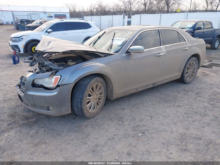 Vin: 2c3ck6ct7bh612022, lot: 44604044, chrysler 300c awd 20112