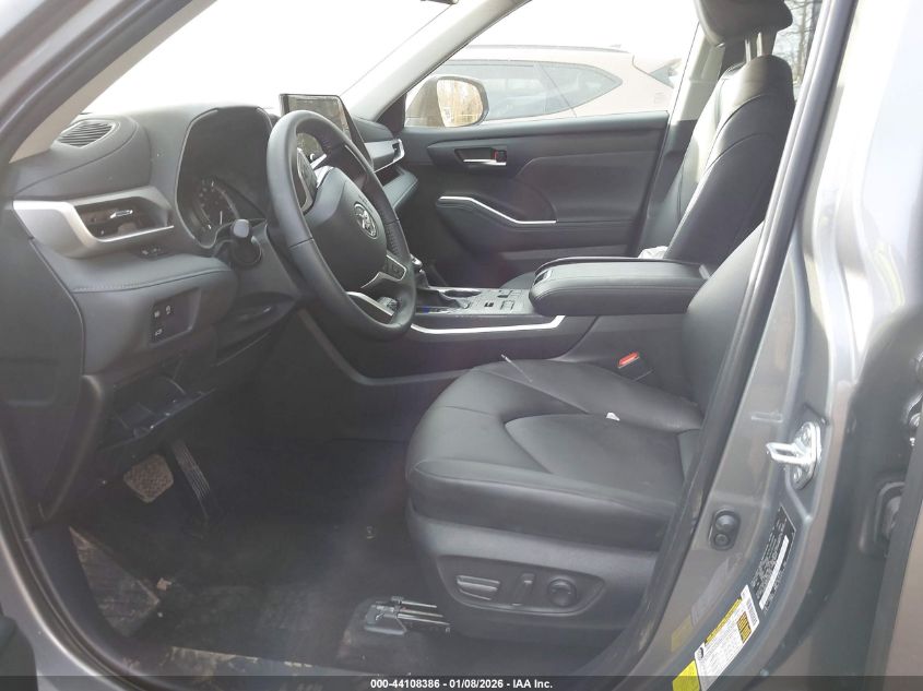 2025 Toyota Highlander - 5TDKDRBH0SS588616
