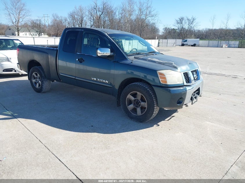 2005 NISSAN TITAN SE
