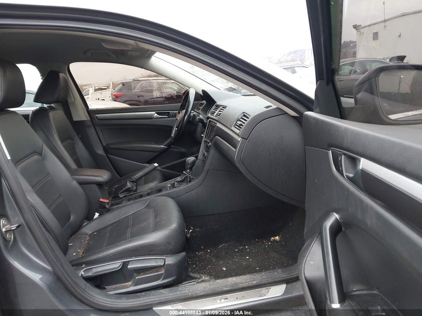 2017 Volkswagen Passat 1.8T R-Line