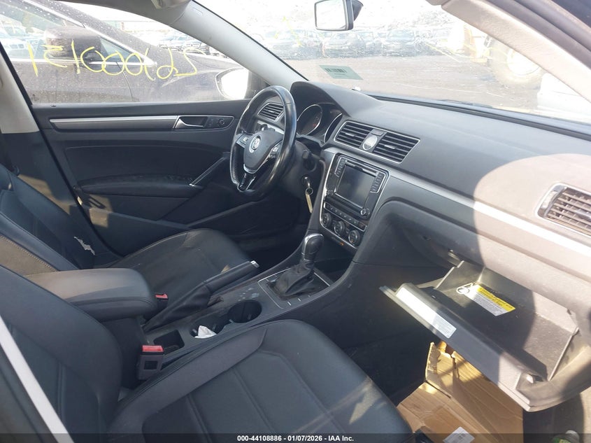 2017 Volkswagen Passat 1.8T R-Line