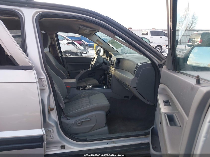 2005 Jeep Grand Cherokee Laredo