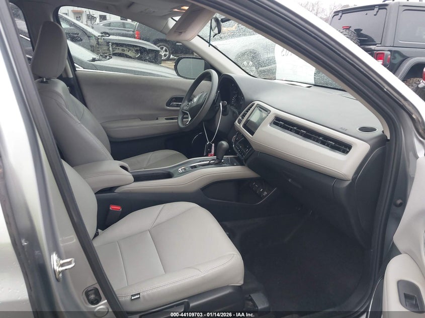 VIN 3CZRU5H59HM725883 2017 HONDA HR-V EX