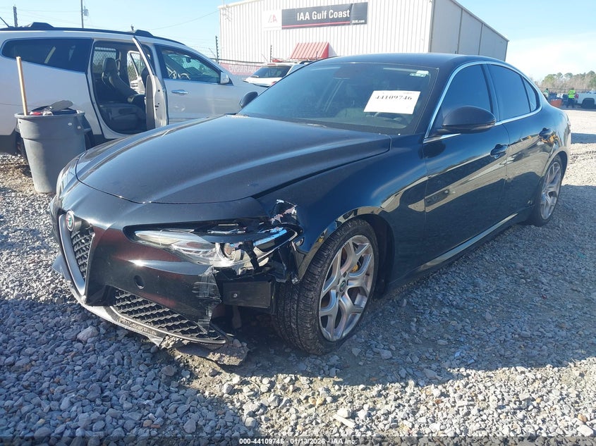 2018 Alfa Romeo Giulia Ti Rwd