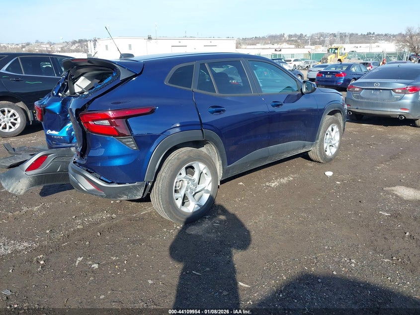 VIN KL77LFE28RC066324 2024 CHEVROLET TRAX FWD SP