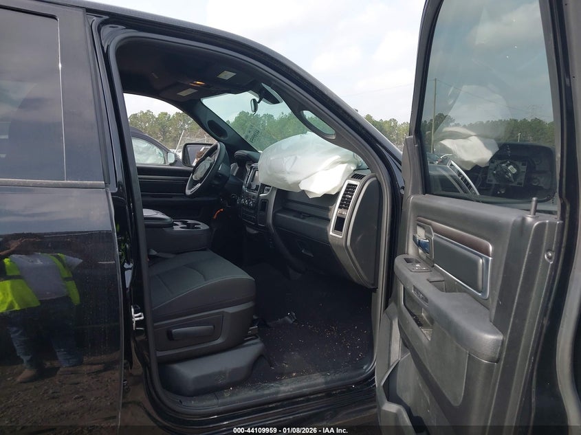 2024 Ram 1500 Classic Warlock 4X2 5'7 Box