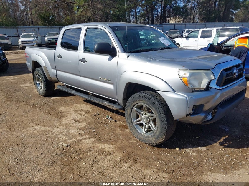 2014 TOYOTA TACOMA auction photo 1