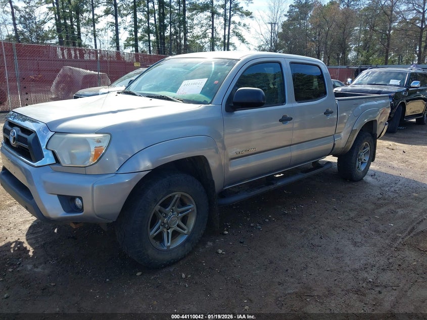 2014 TOYOTA TACOMA auction photo 2