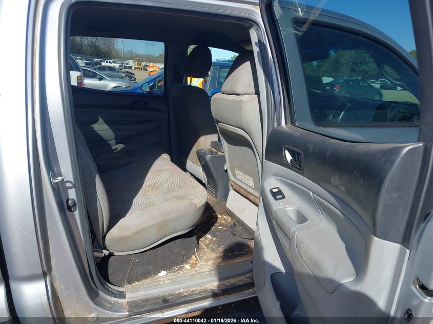 2014 TOYOTA TACOMA auction photo 8