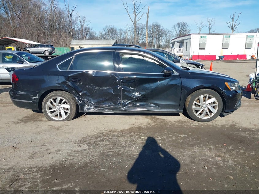 VIN 1VWBA7A36JC010844 2018 VOLKSWAGEN PASSAT 2.0T SE
