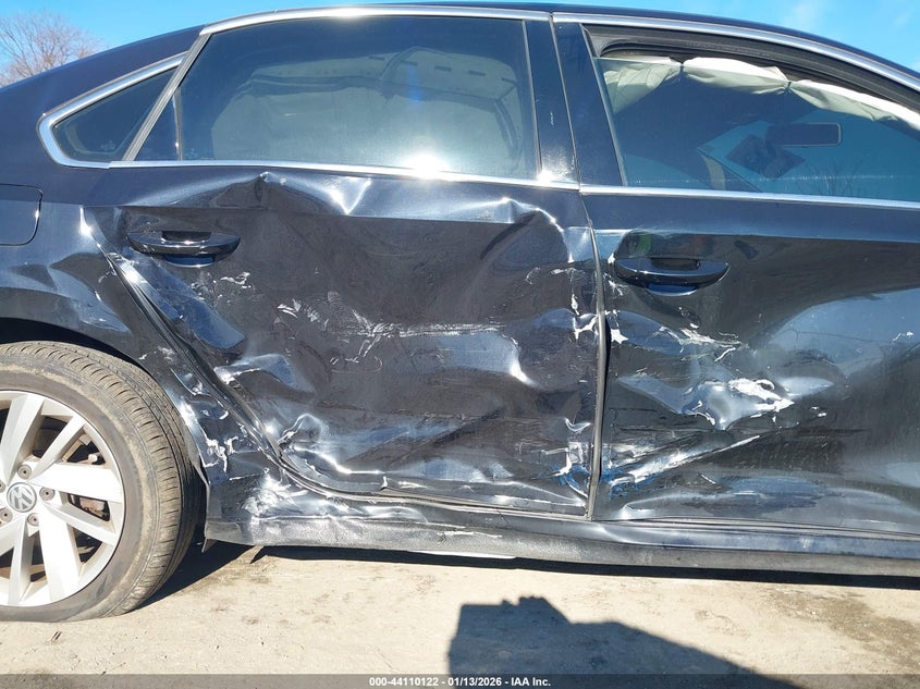 VIN 1VWBA7A36JC010844 2018 VOLKSWAGEN PASSAT 2.0T SE