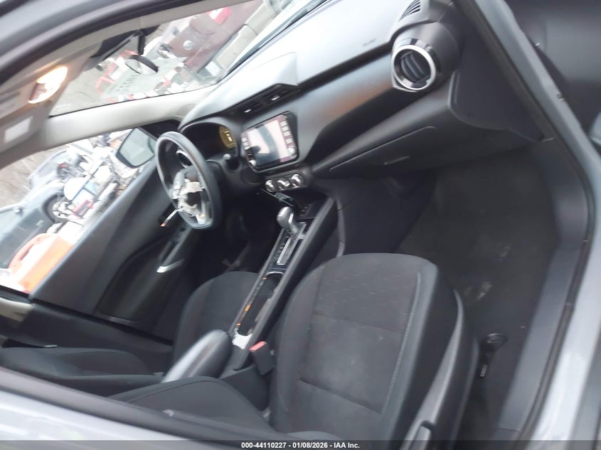 2024 Nissan Kicks Sv Xtronic Cvt