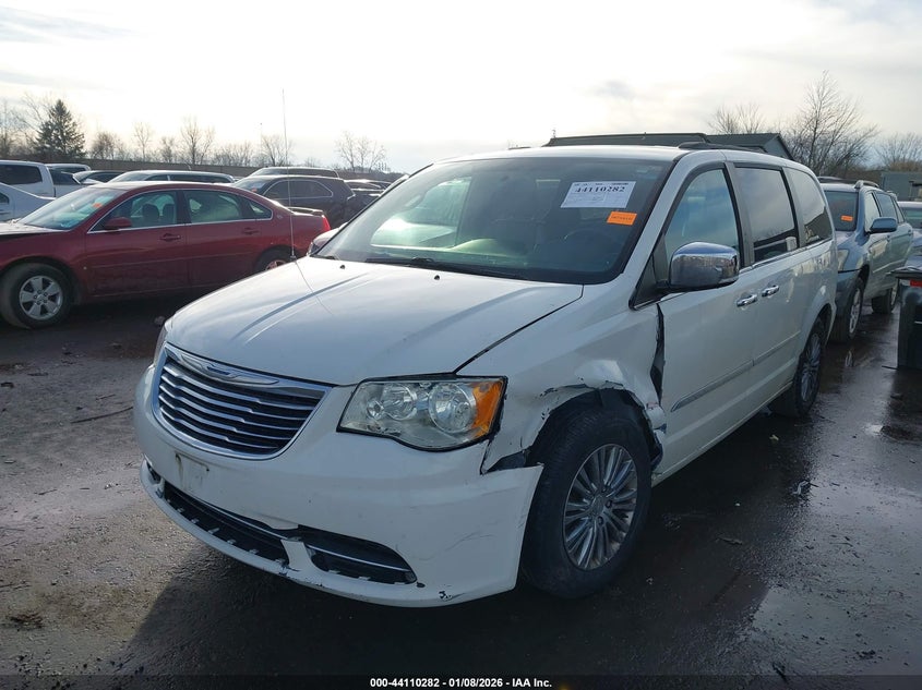 2013 Chrysler Town & Country Touring-L