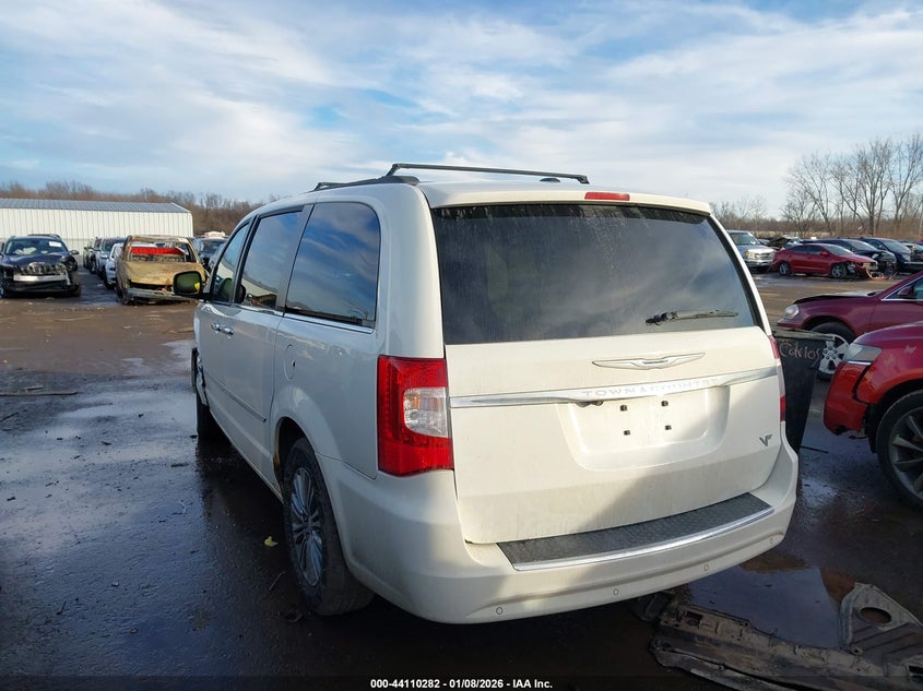 2013 Chrysler Town & Country Touring-L