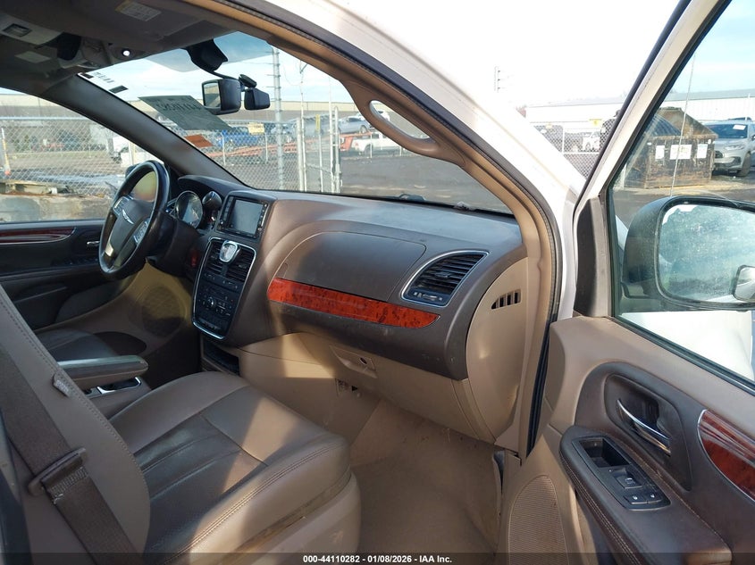 2013 Chrysler Town & Country Touring-L