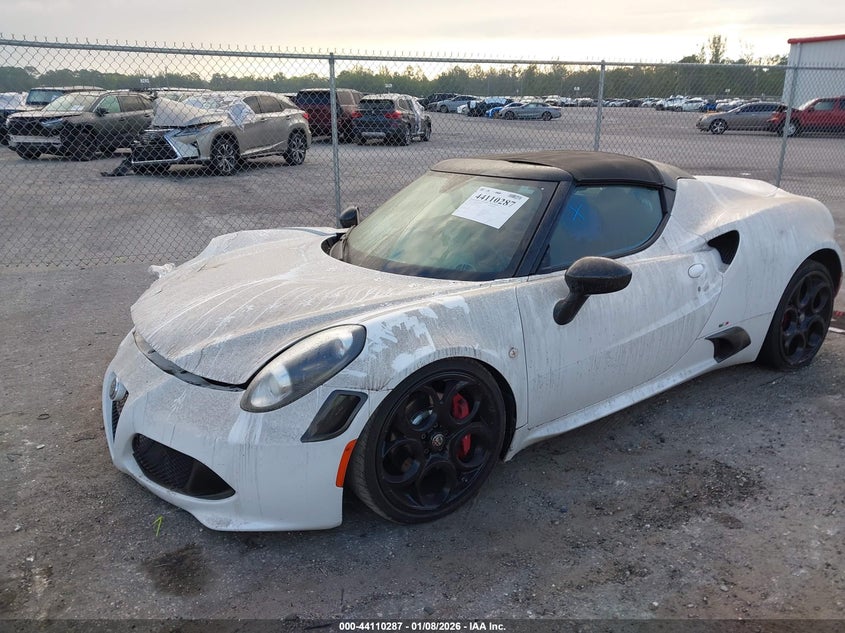 Vin: zarbaab42jm282492, lot: 44606183, alfa romeo 4c spider 20182