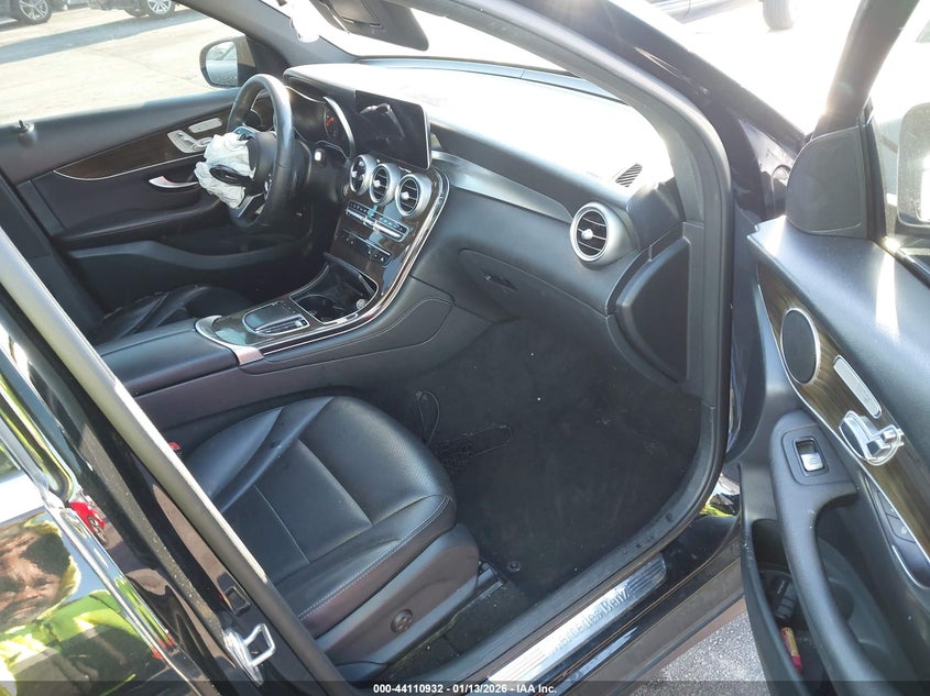 2020 Mercedes-Benz Glc 300