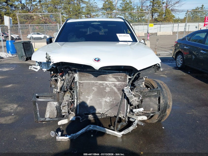 2022 BMW X5 M VIN: 5YMJU0C07N9M18232 Lot: 44110944