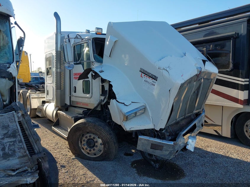 2015 Kenworth Construction T800