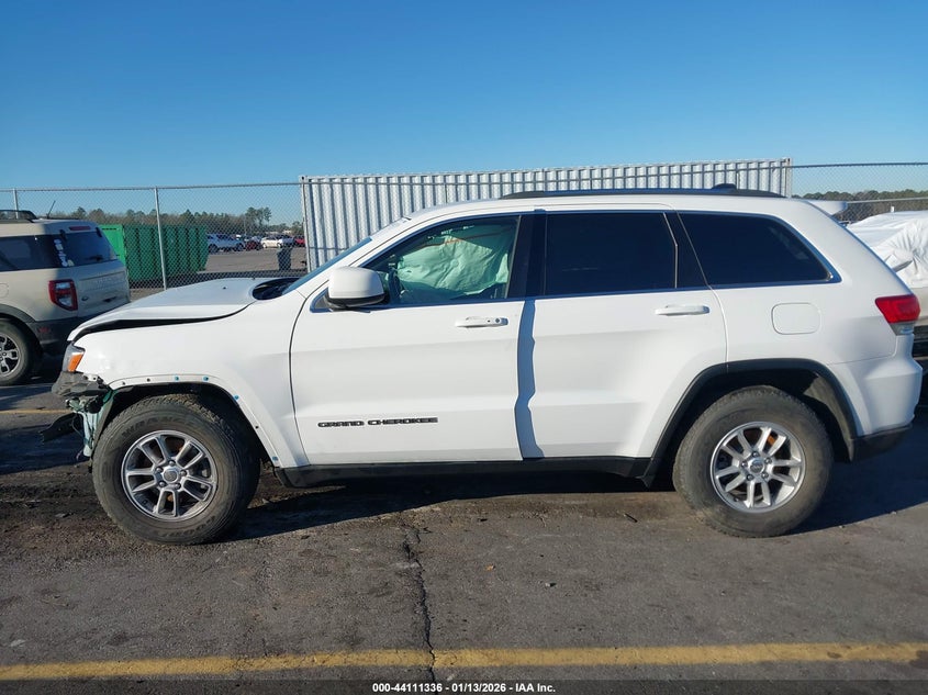 VIN 1C4RJEAG3JC277710 2018 JEEP GRAND CHEROKEE LAREDO