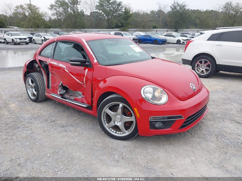 VOLKSWAGEN BEETLE 2.0T R-LINE