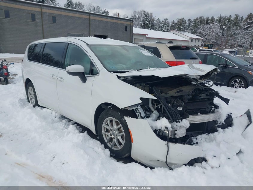 2022 Chrysler Voyager Lx