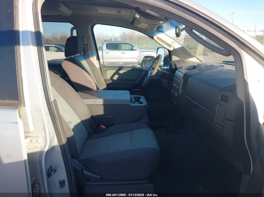 2005 Nissan Titan Se