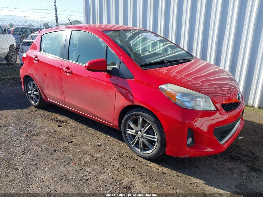 JTDKTUD37DD561256 2013 Toyota Yaris Se auction photo 1