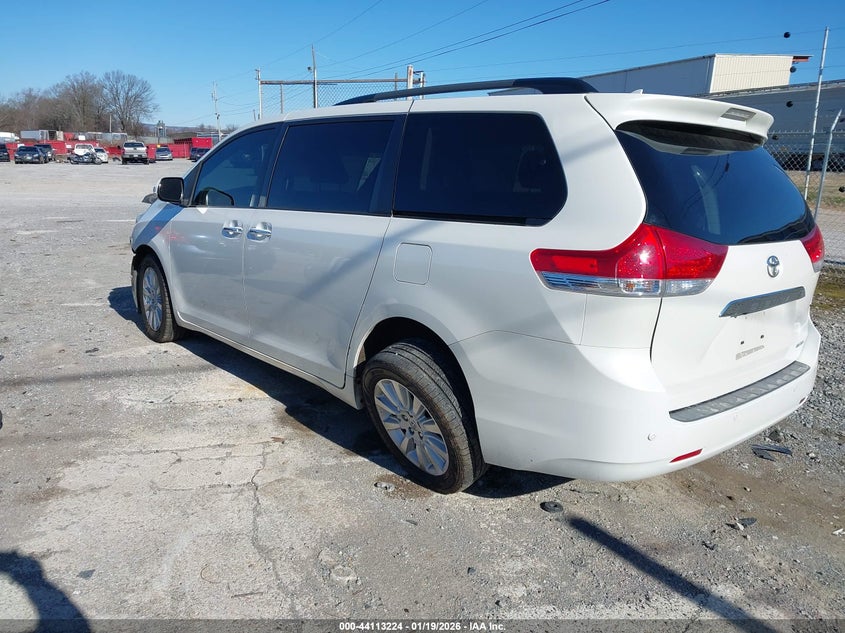 2014 Toyota Sienna Limited V6 7 Passenger