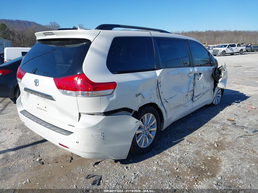 2014 Toyota Sienna Limited V6 7 Passenger