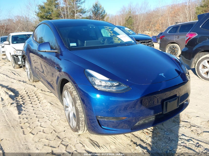 2022 Tesla Model Y Long Range Dual Motor All-Wheel Drive