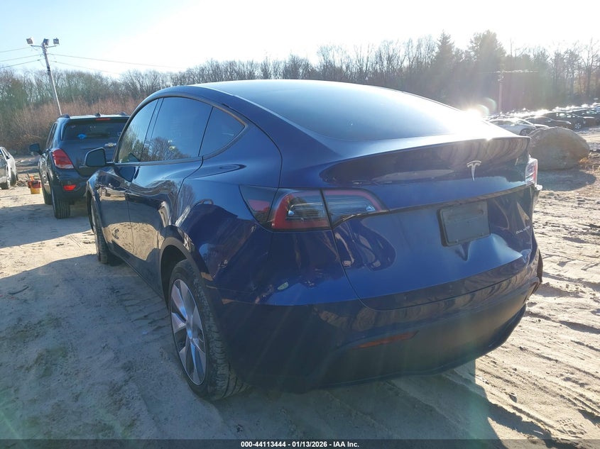 2022 Tesla Model Y Long Range Dual Motor All-Wheel Drive