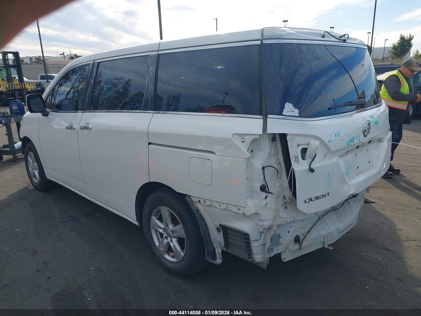 2015 Nissan Quest Sv