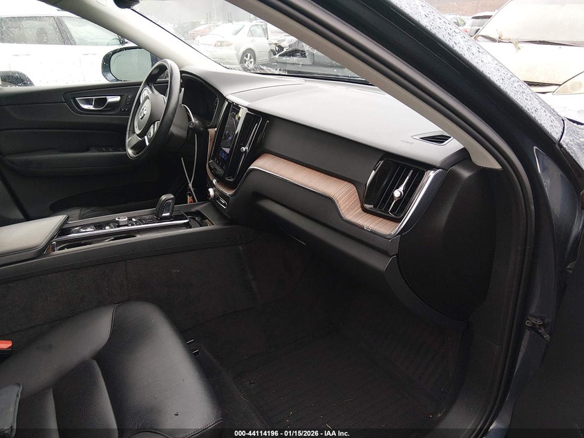 2021 Volvo Xc60 Recharge Plug-In Hybrid T8 Inscription Expression