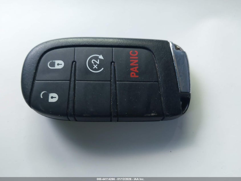 VIN 3C4NJCCB4JT205049 2018 JEEP COMPASS LIMITED FWD