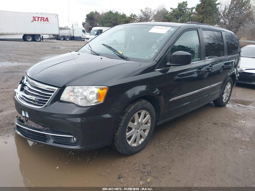 2016 Chrysler Town & Country Touring