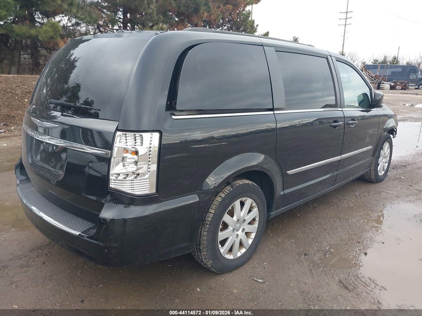 2016 Chrysler Town & Country Touring