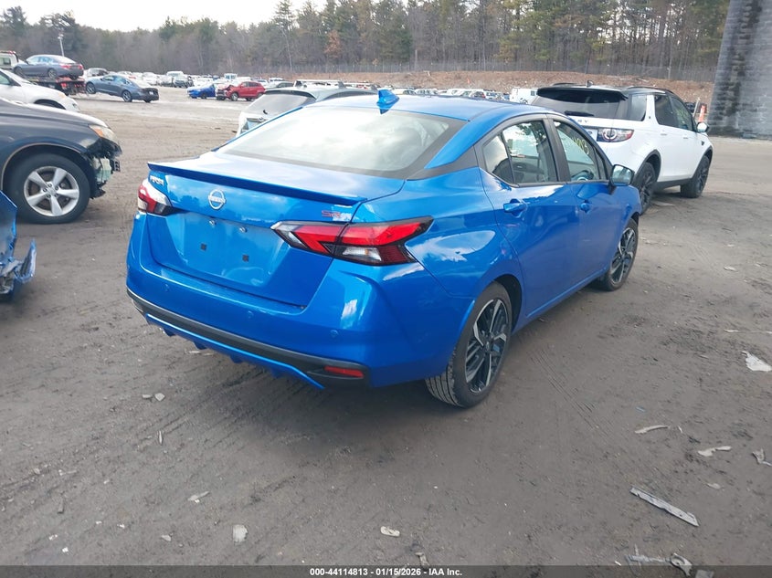 2024 Nissan Versa 1.6 Sr