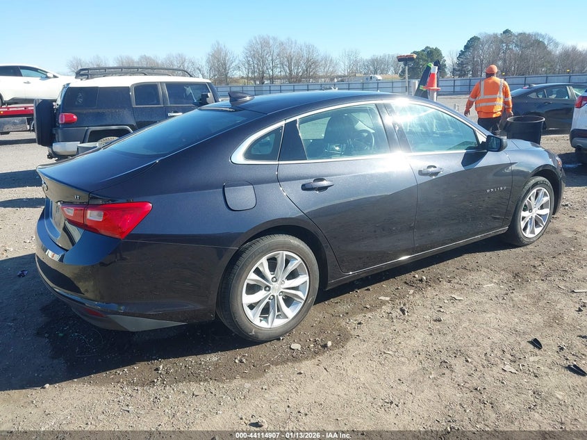 2023 CHEVROLET MALIBU auction photo 4