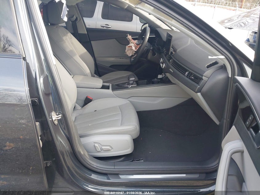 2022 Audi A4 Premium Plus 40 Tfsi Quattro S Tronic