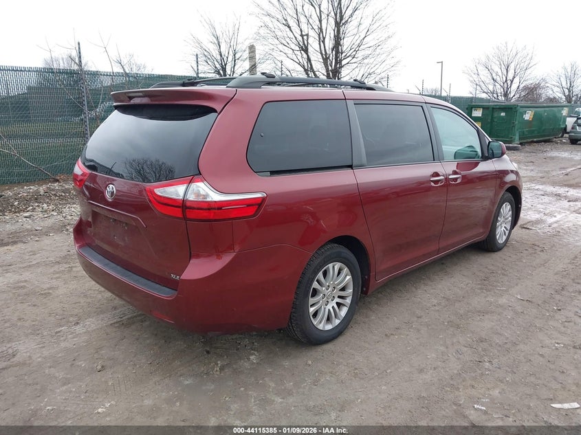 2016 Toyota Sienna Xle 8 Passenger