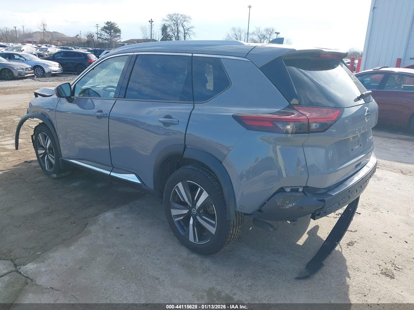 2021 Nissan Rogue - widok 3