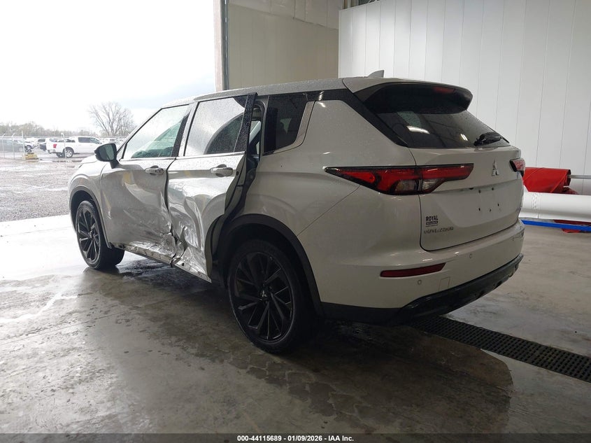 2022 Mitsubishi Outlander Black Edition 2Wd/Se 2.5 2Wd/Se Launch Edition 2Wd