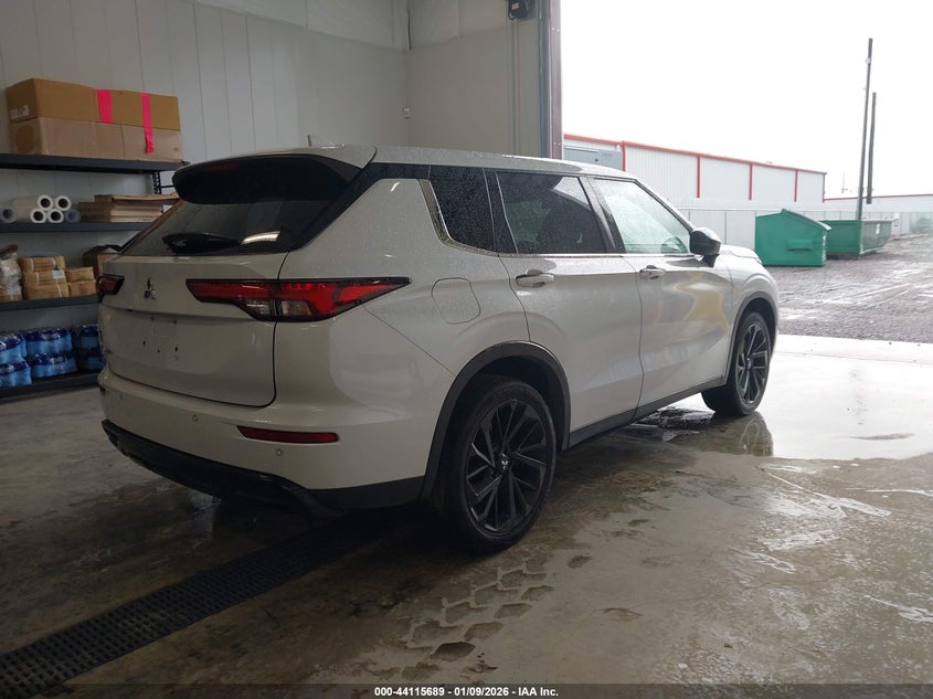 2022 Mitsubishi Outlander Black Edition 2Wd/Se 2.5 2Wd/Se Launch Edition 2Wd