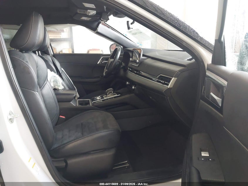 2022 Mitsubishi Outlander Black Edition 2Wd/Se 2.5 2Wd/Se Launch Edition 2Wd