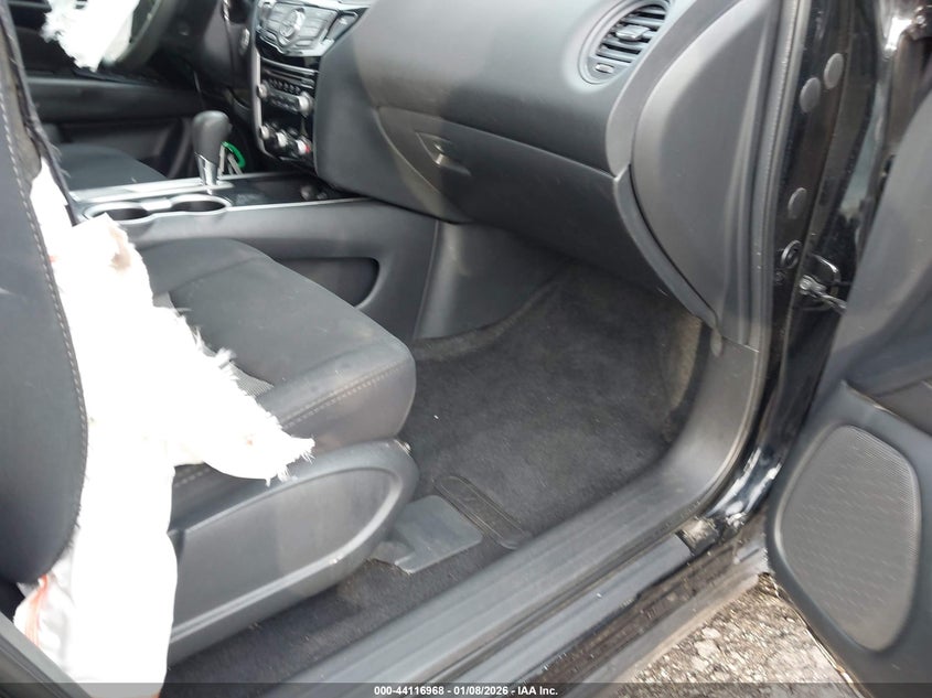 2019 Nissan Pathfinder S